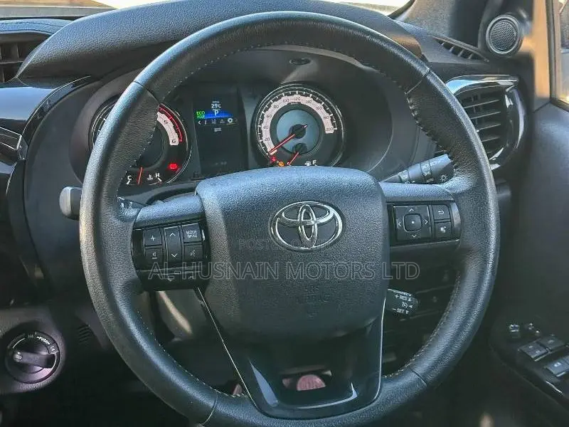 Toyota Hilux 2019 Black