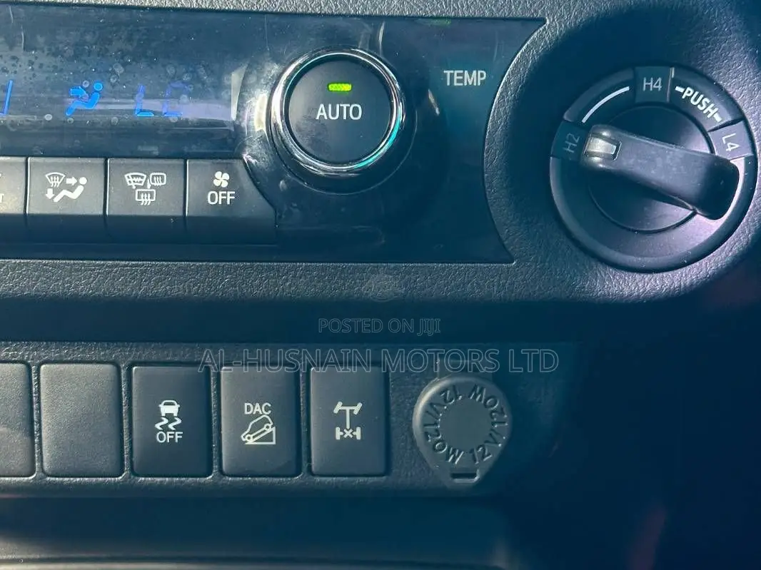 Toyota Hilux 2019 Black