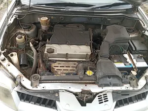 Mitsubishi Airtrek 2005 Silver