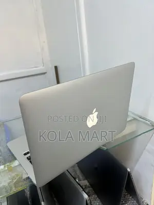 Laptop Apple MacBook Pro 8GB Intel Core i5 SSD 256GB