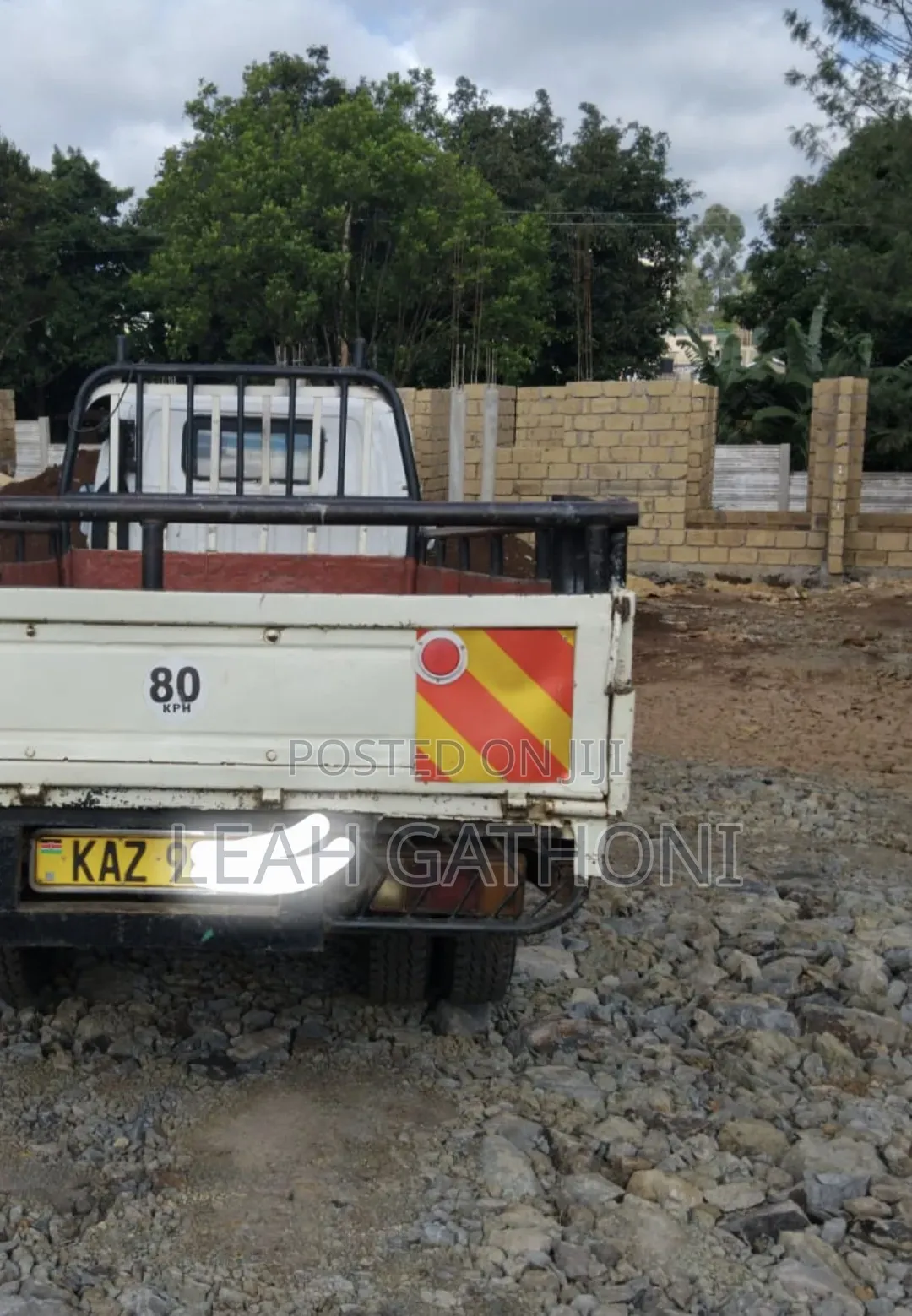 Isuzu NKR Truck Kaz 2008 White