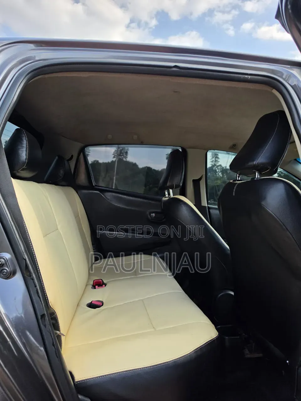 Toyota Vitz 2012