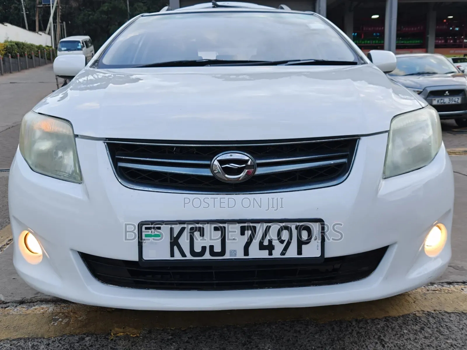 Toyota Corolla Fielder 2010 White