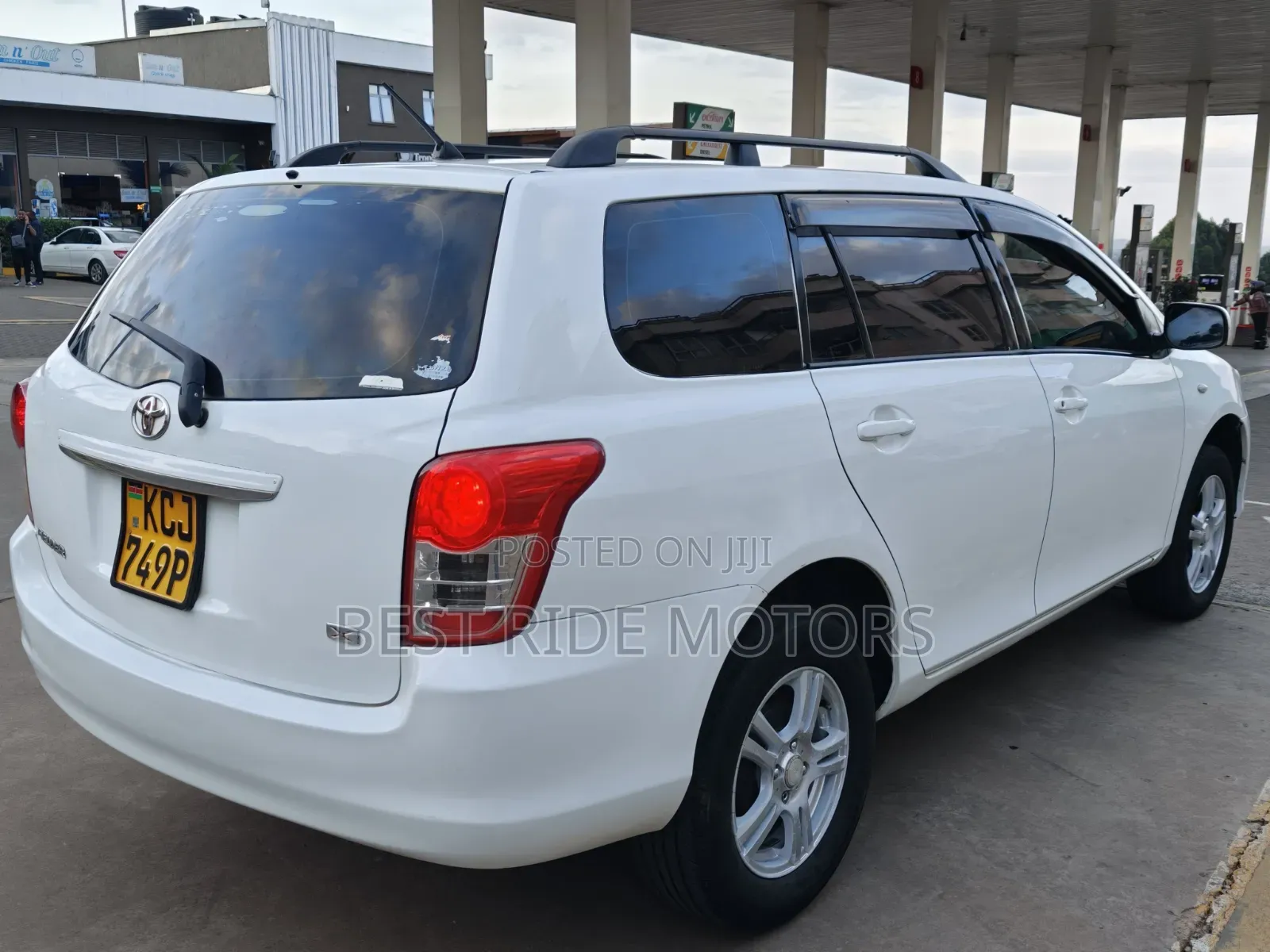Toyota Corolla Fielder 2010 White