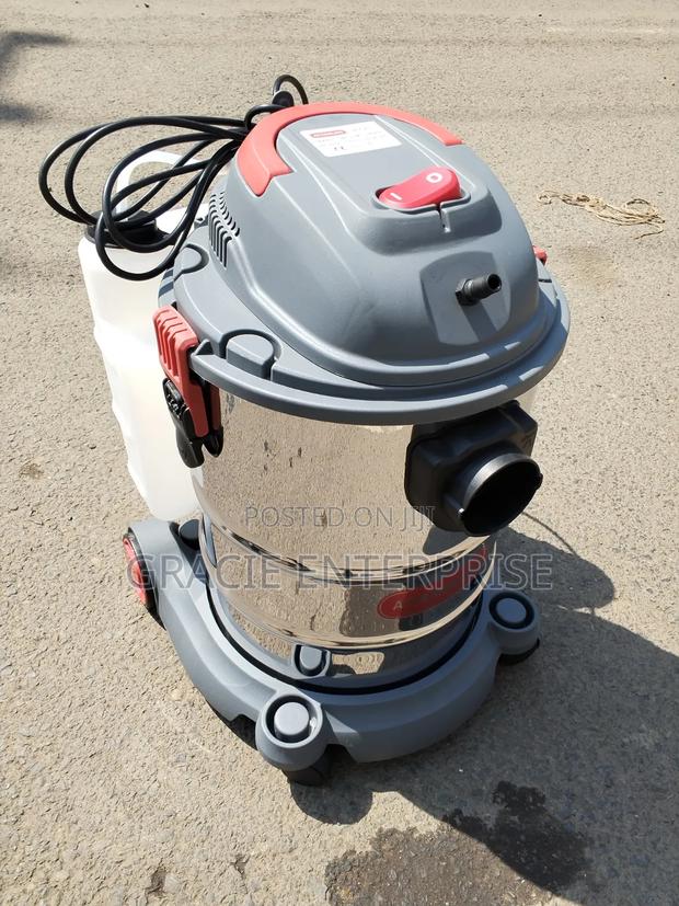 25 Litres Carpet Vacuum Cleaner