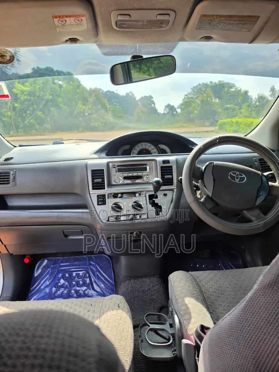 Toyota Raum 2005