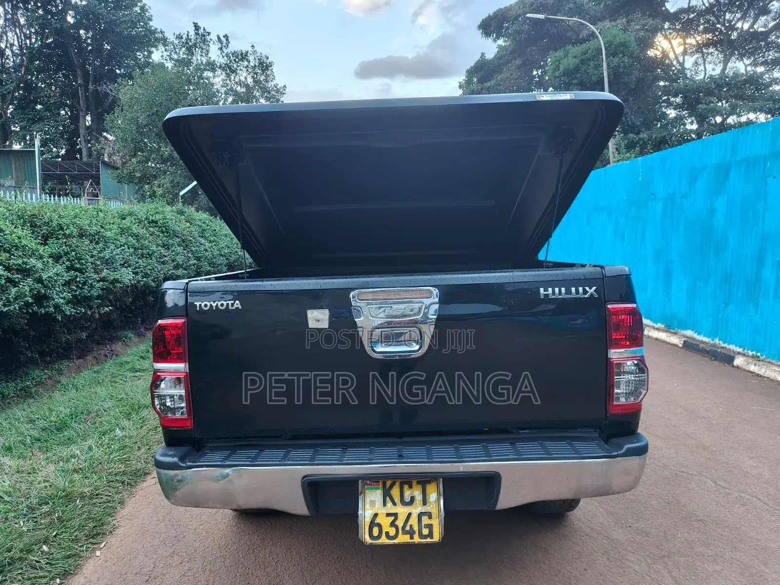Toyota Hilux 2012 Matt Black