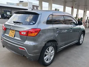 Mitsubishi RVR 2.0 2011 Gray