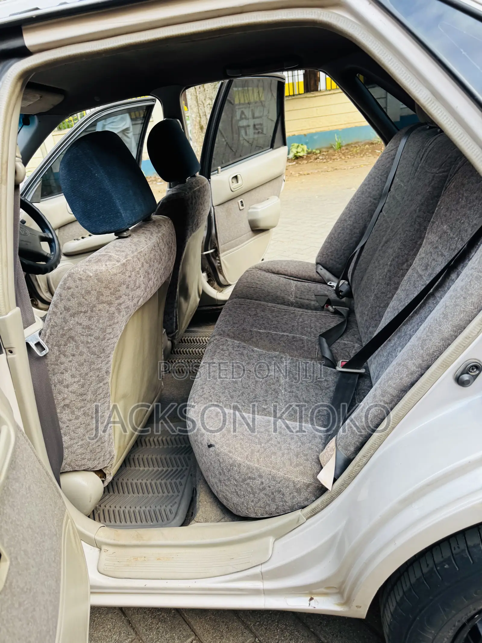 Toyota Sprinter 2000 Beige