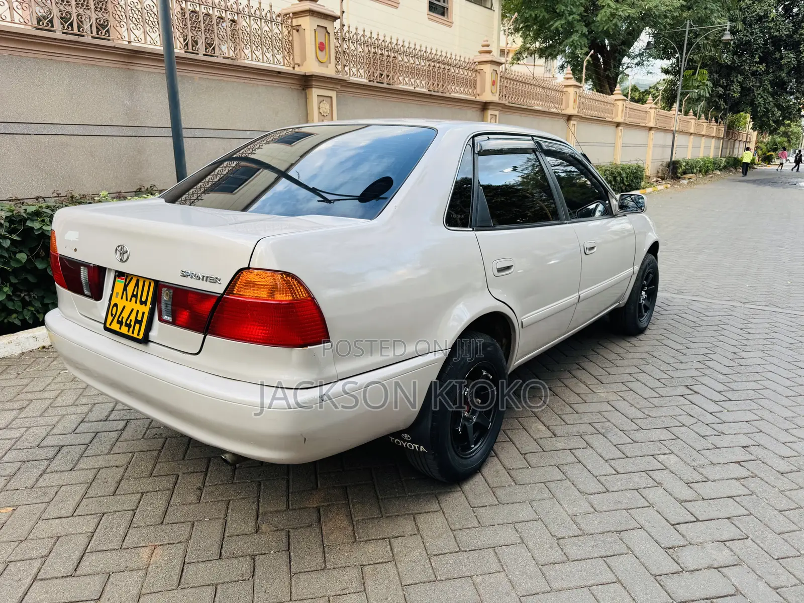 Toyota Sprinter 2000 Beige