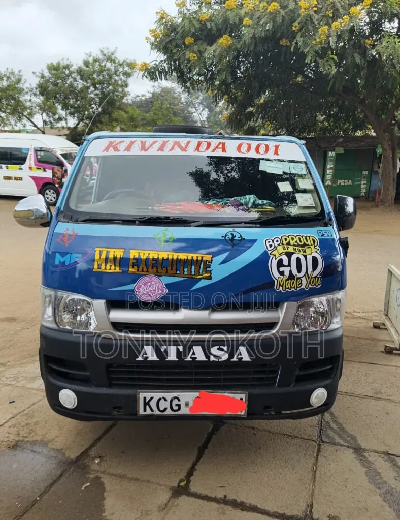 Toyota HiAce 2010 Blue