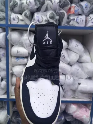 Nike Jordan 1 Suede Black White