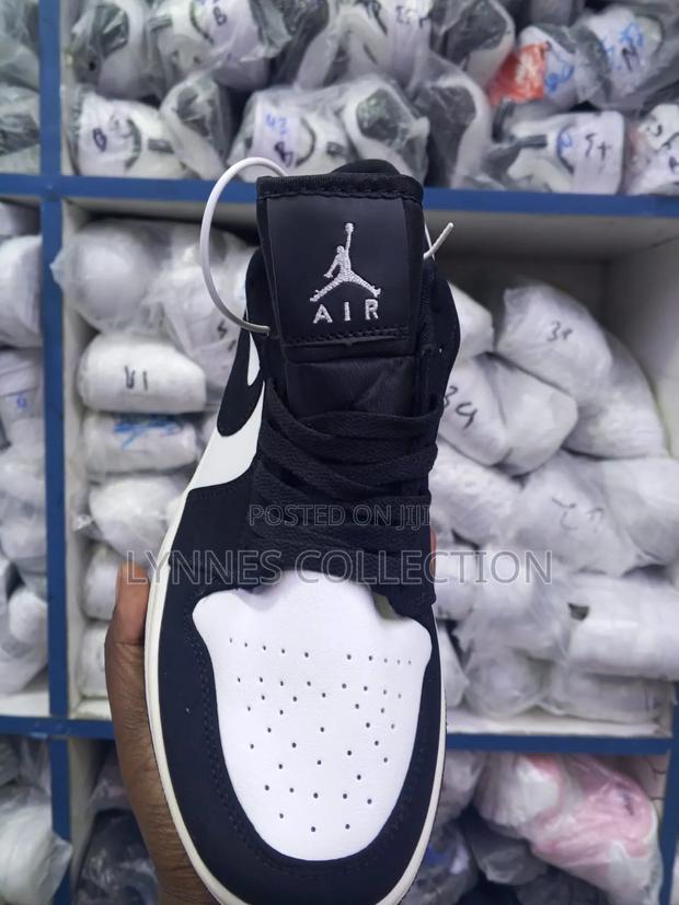 Nike Jordan 1 Suede Black White - thumbnail 2