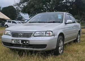 Nissan Sunny 2005 Silver