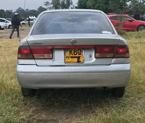 Nissan Sunny 2005 Silver