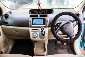 Toyota Passo Sette 2009 Blue