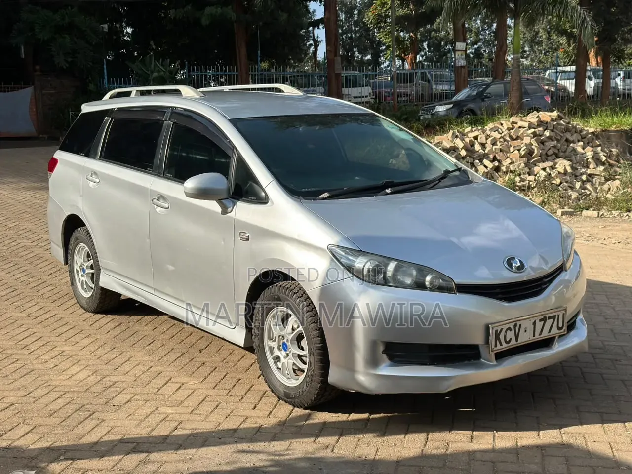 Toyota Wish 2012 Silver