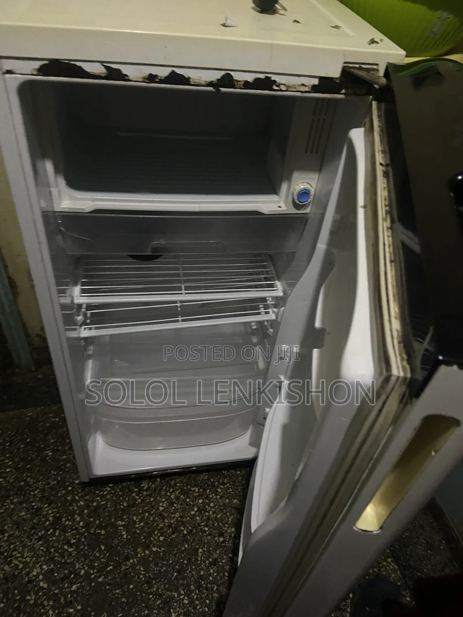 Refrigerator