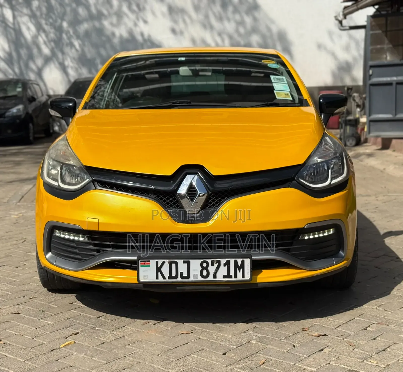 Renault Lutecia 2015 Yellow