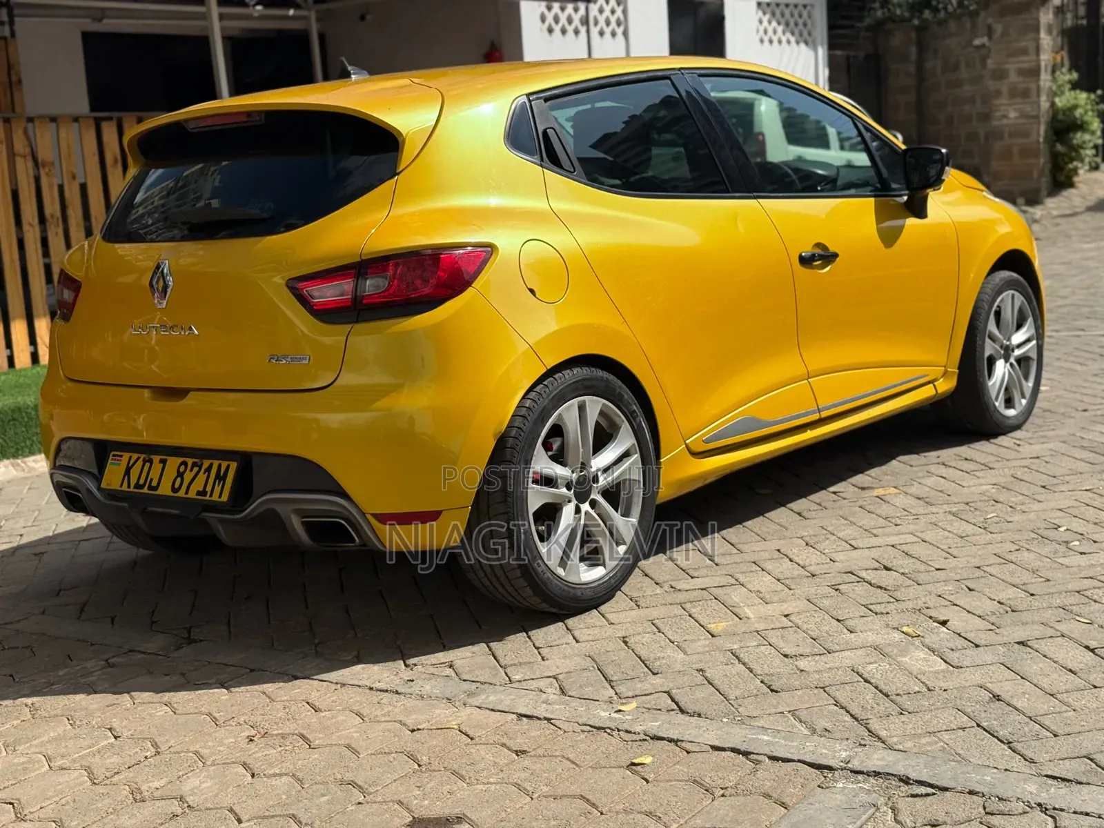 Renault Lutecia 2015 Yellow