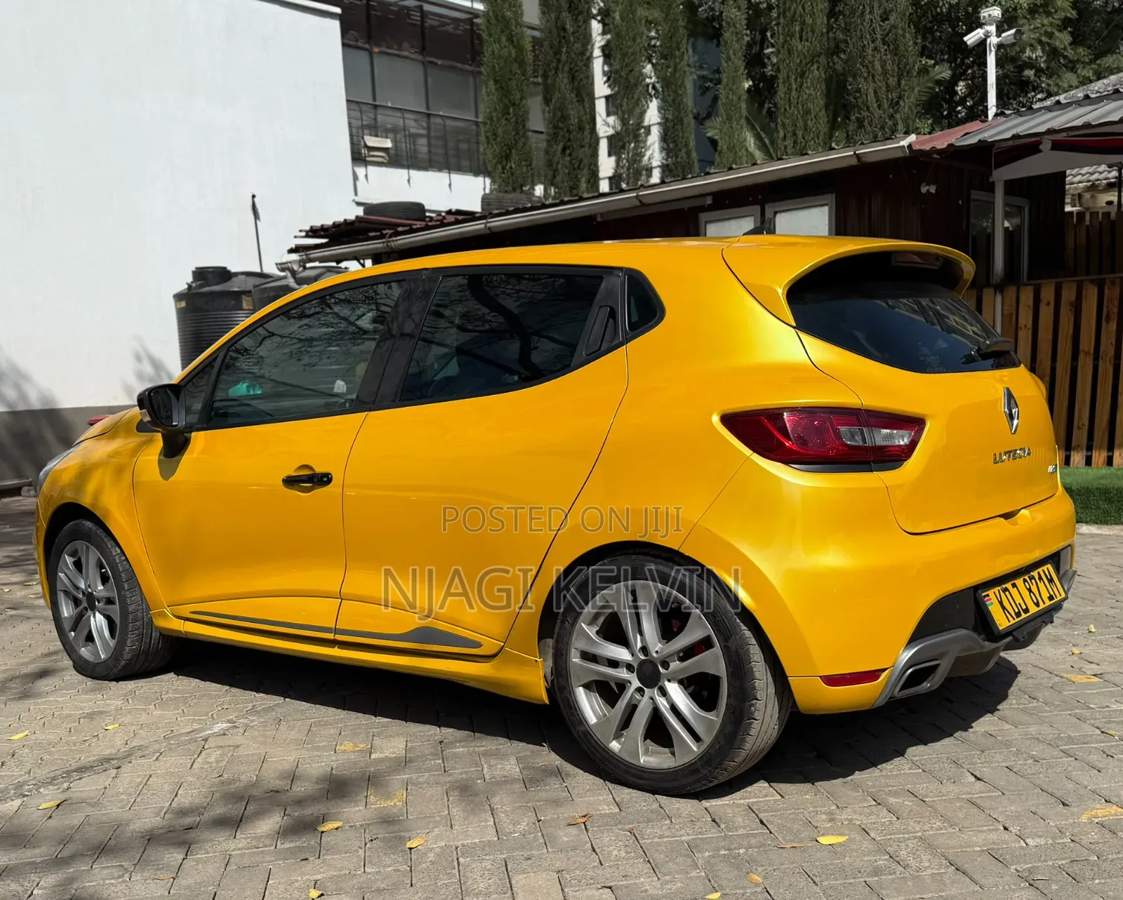 Renault Lutecia 2015 Yellow