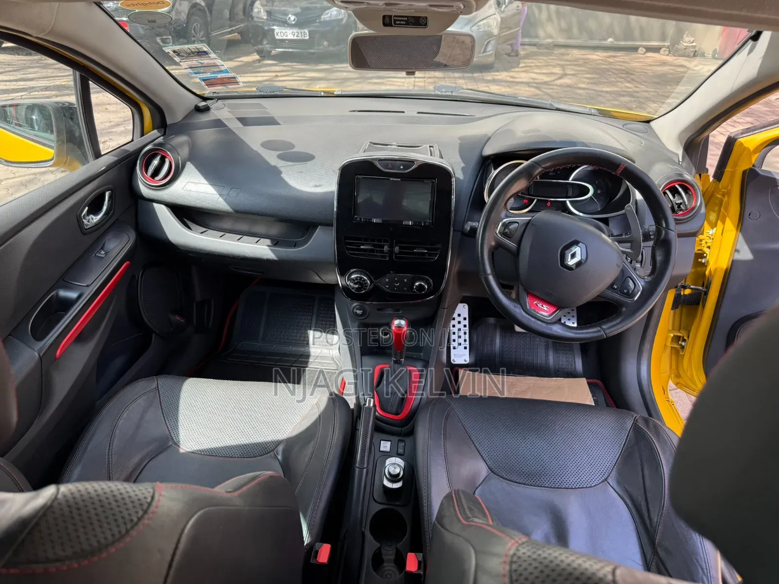 Renault Lutecia 2015 Yellow