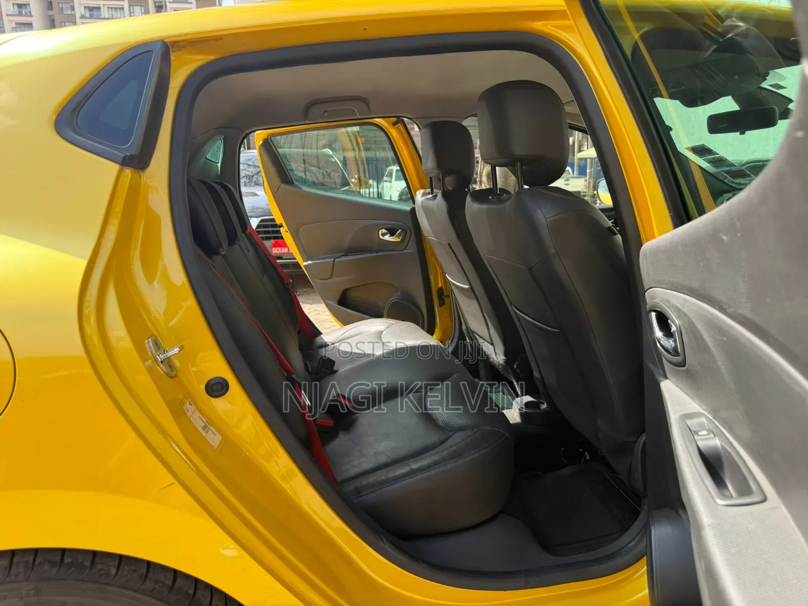 Renault Lutecia 2015 Yellow
