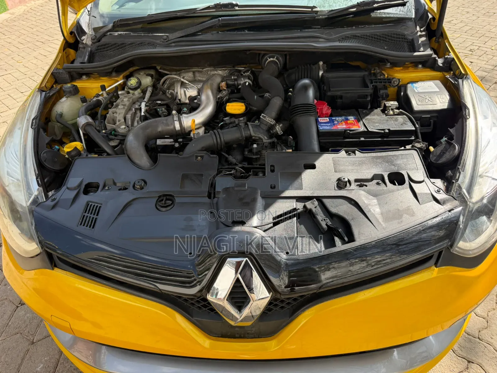 Renault Lutecia 2015 Yellow