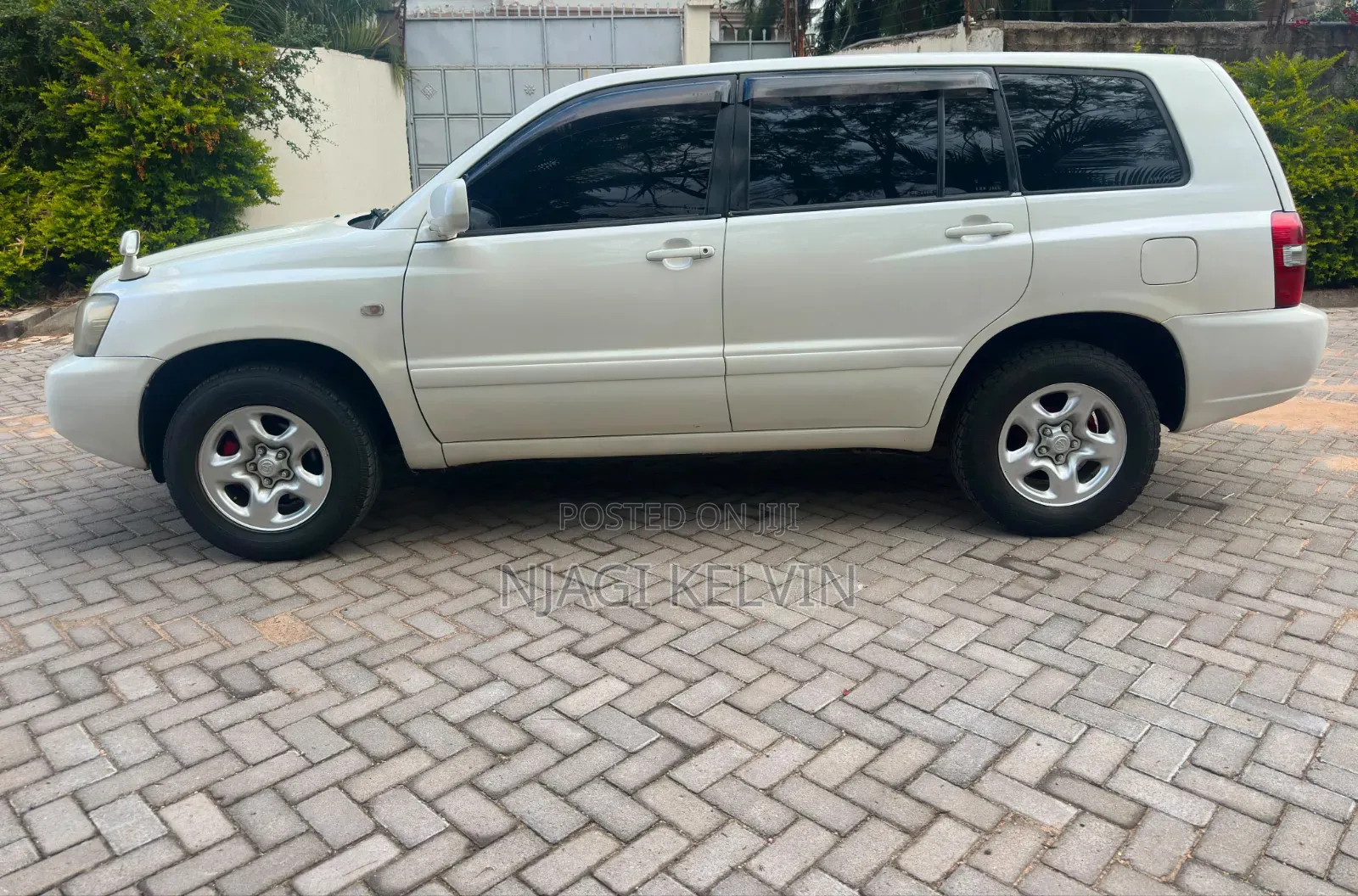 Toyota Kluger 2004 White