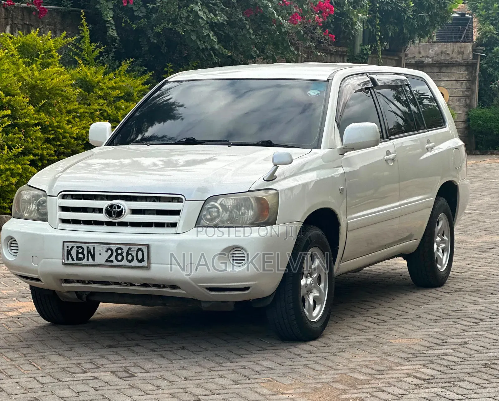 Toyota Kluger 2004 White