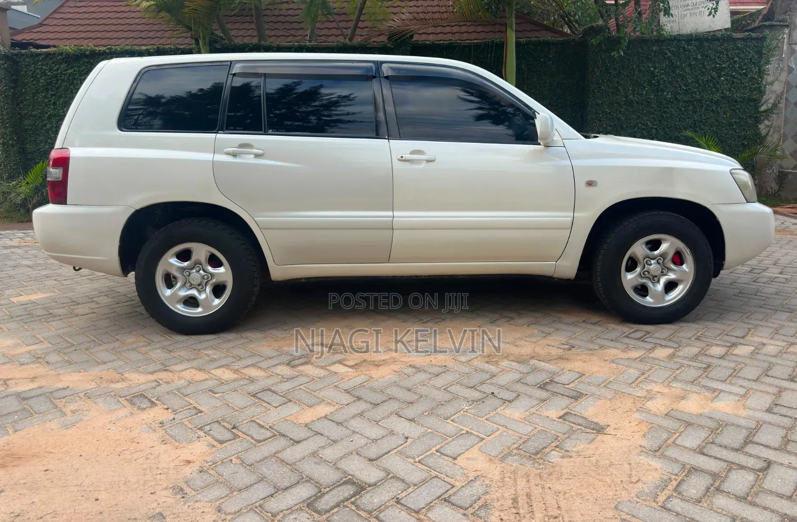 Toyota Kluger 2004 White