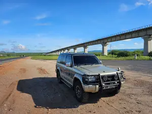 Mitsubishi Pajero 1993 Beige