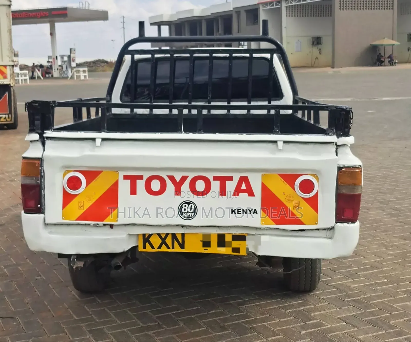 Toyota Hilux 1991 White