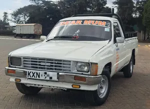 Toyota Hilux 1991 White