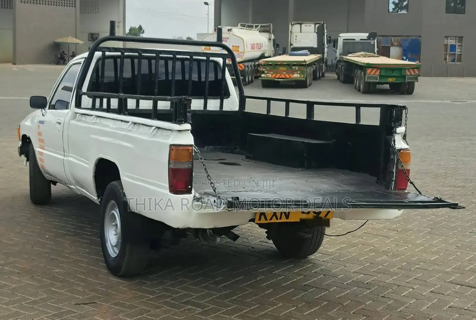 Toyota Hilux 1991 White