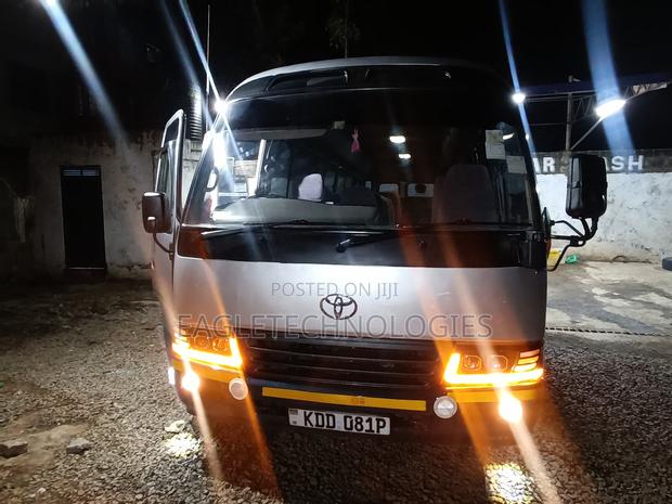 Toyota Coaster 2013 Silver - thumbnail 2