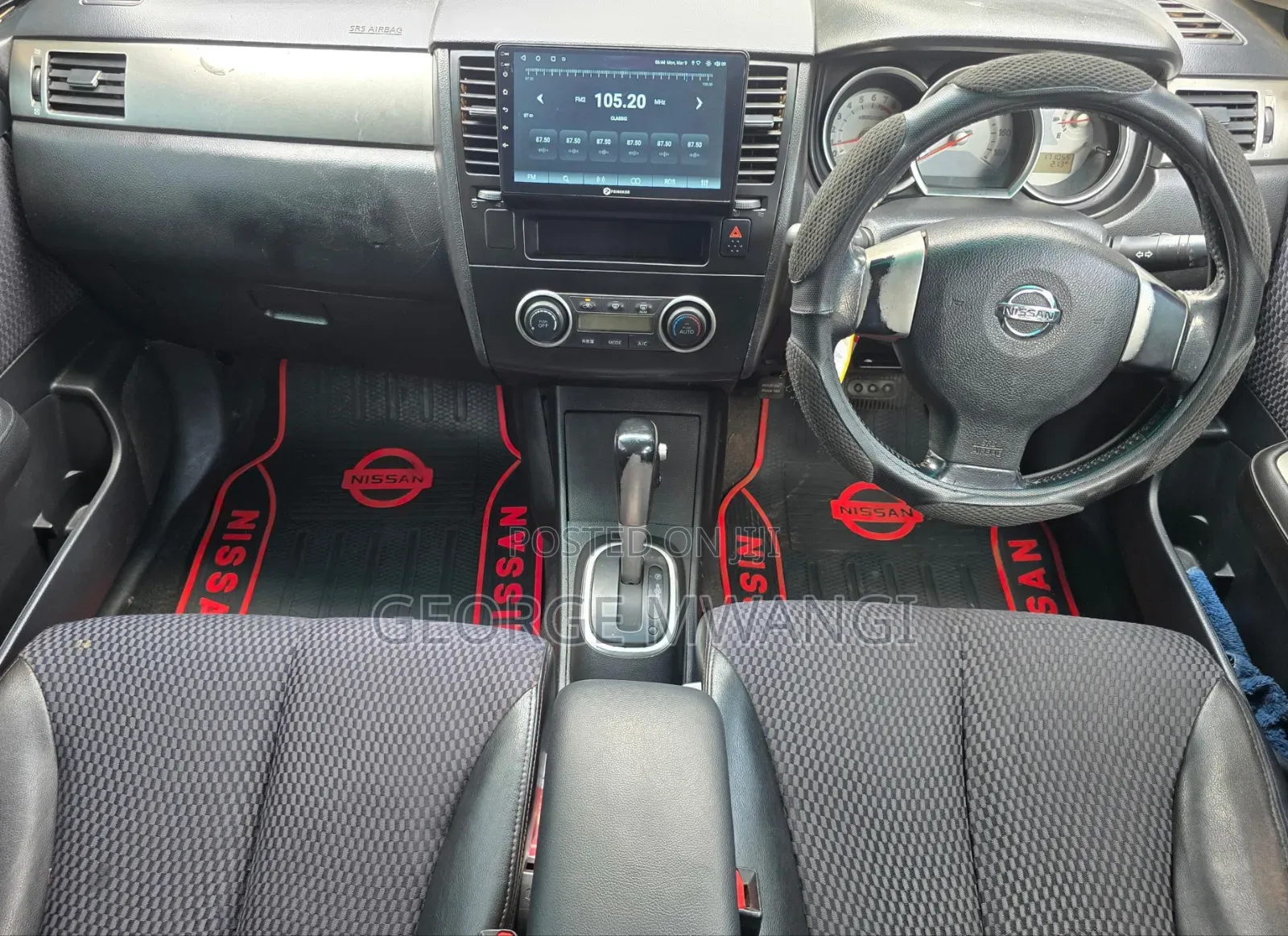 Nissan Tiida 2010 Silver