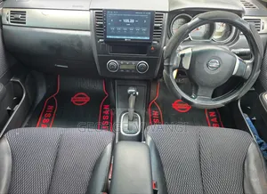 Nissan Tiida 2010 Silver