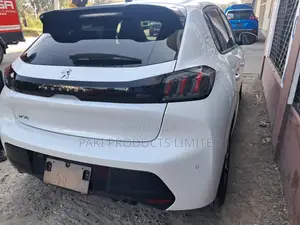 Peugeot 208 2021 White