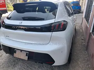 Peugeot 208 2021 White
