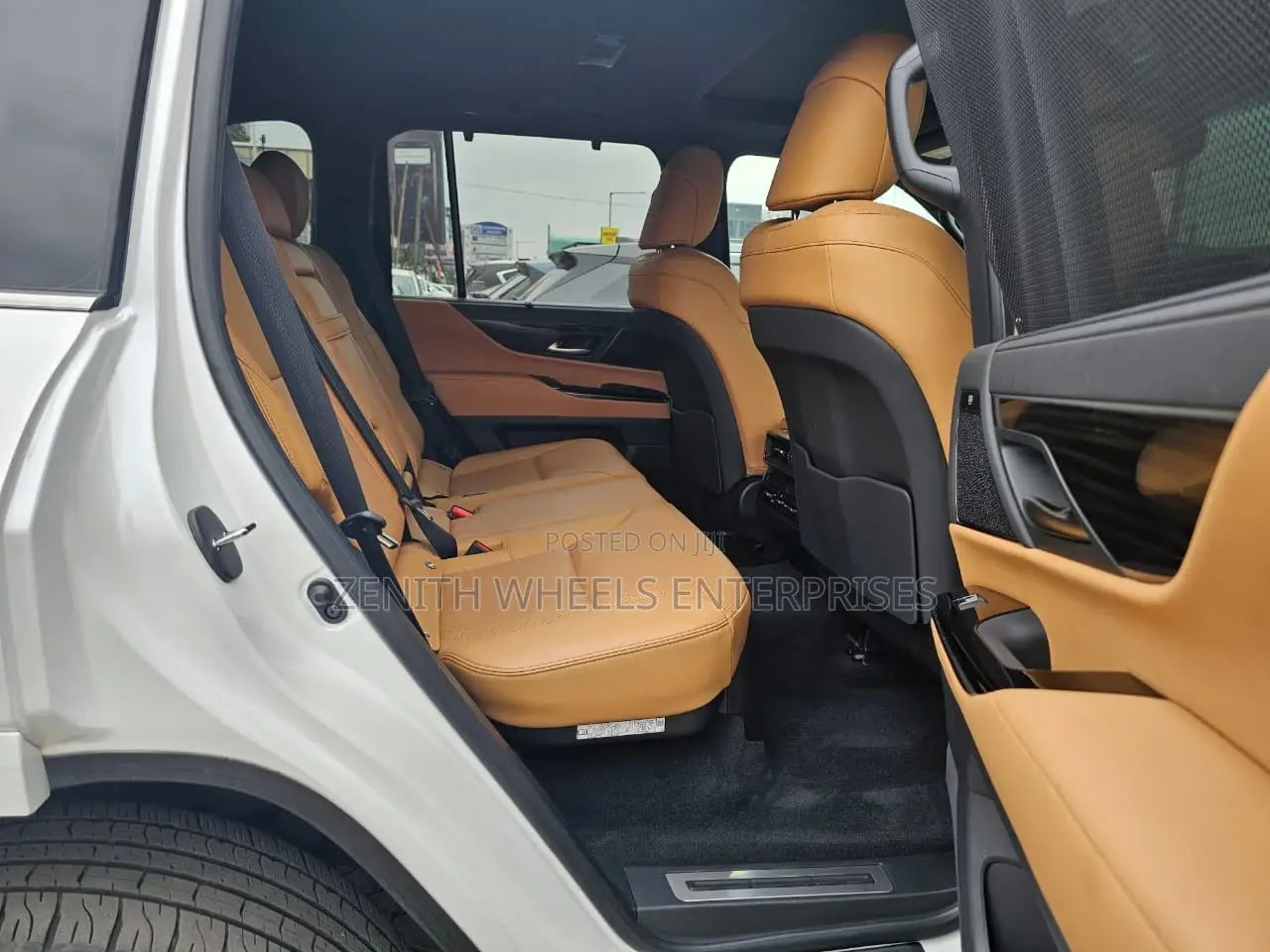 Lexus LX 2022 White