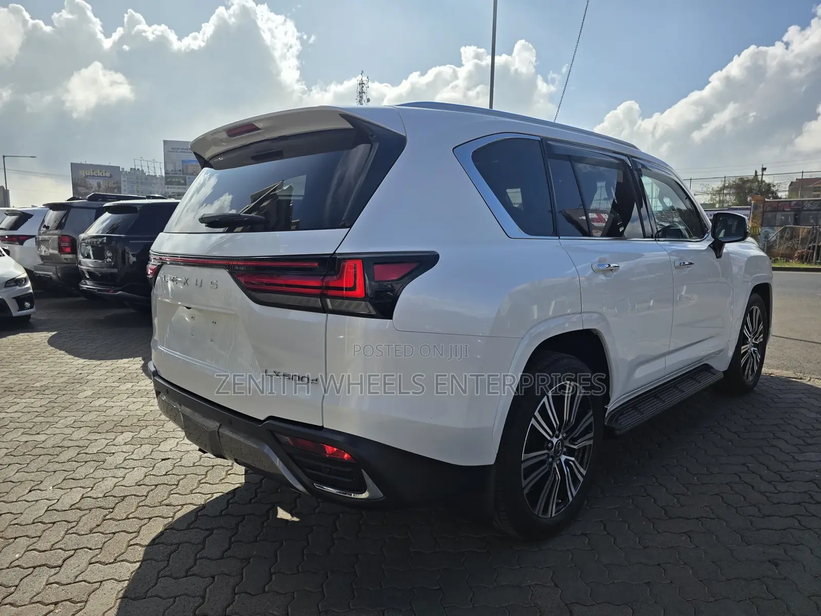 Lexus LX 2022 White