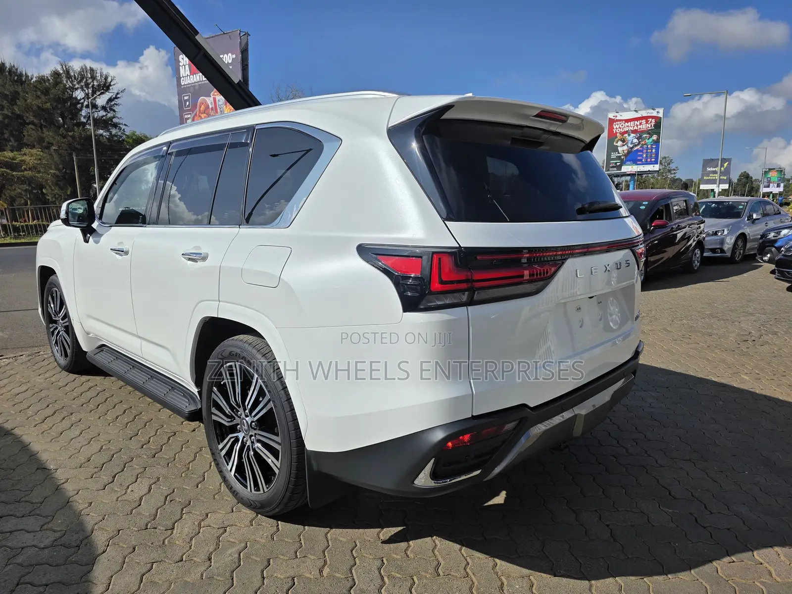 Lexus LX 2022 White