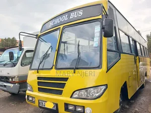 Isuzu FRR 2009 Yellow