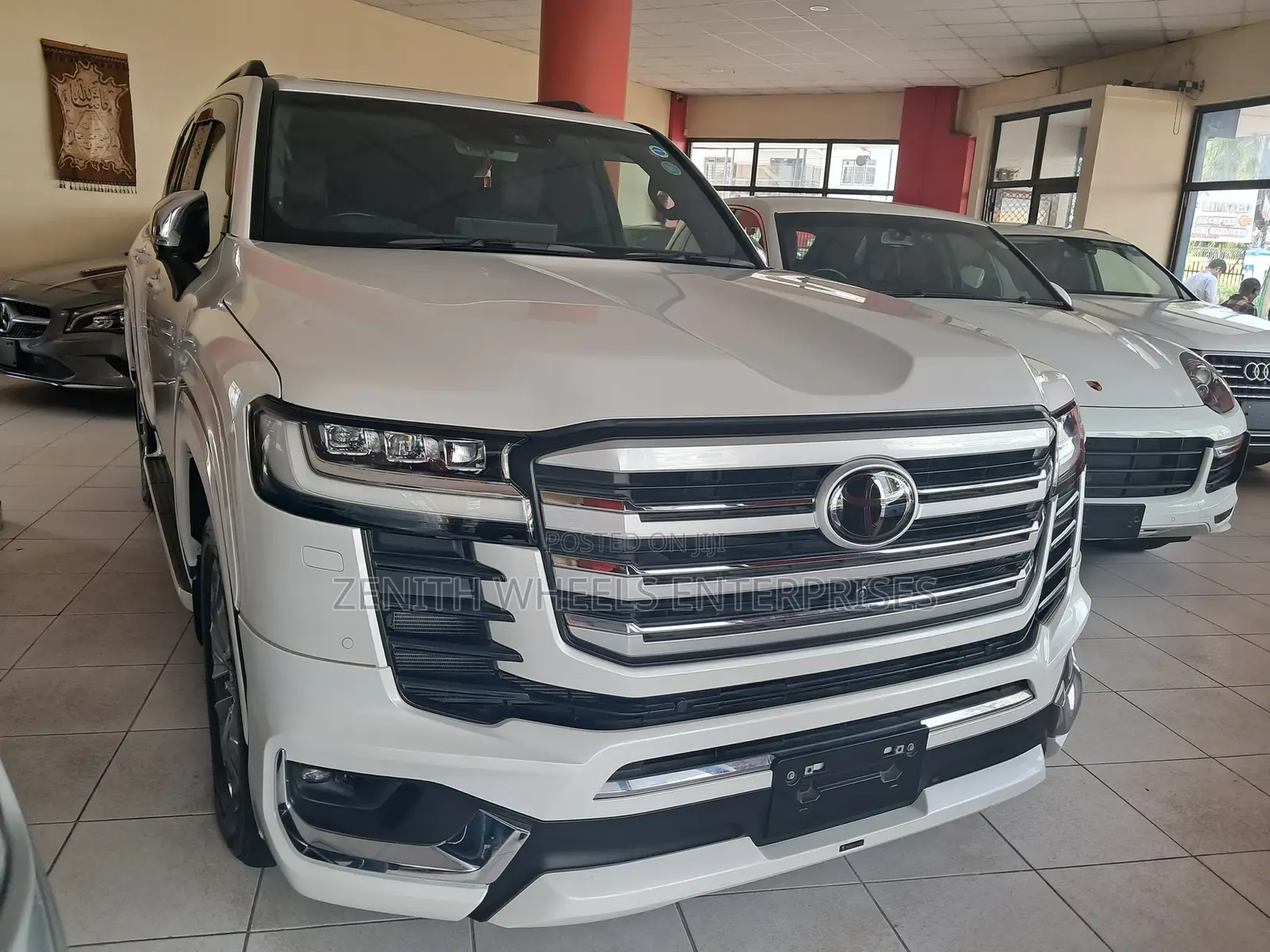 Toyota Land Cruiser 2022 White
