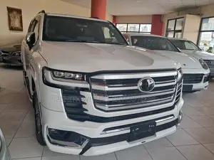 Toyota Land Cruiser 2022 White