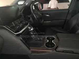 Toyota Land Cruiser 2022 White