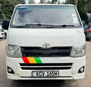 Toyota HiAce 2013 White