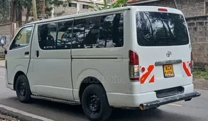 Toyota HiAce 2013 White