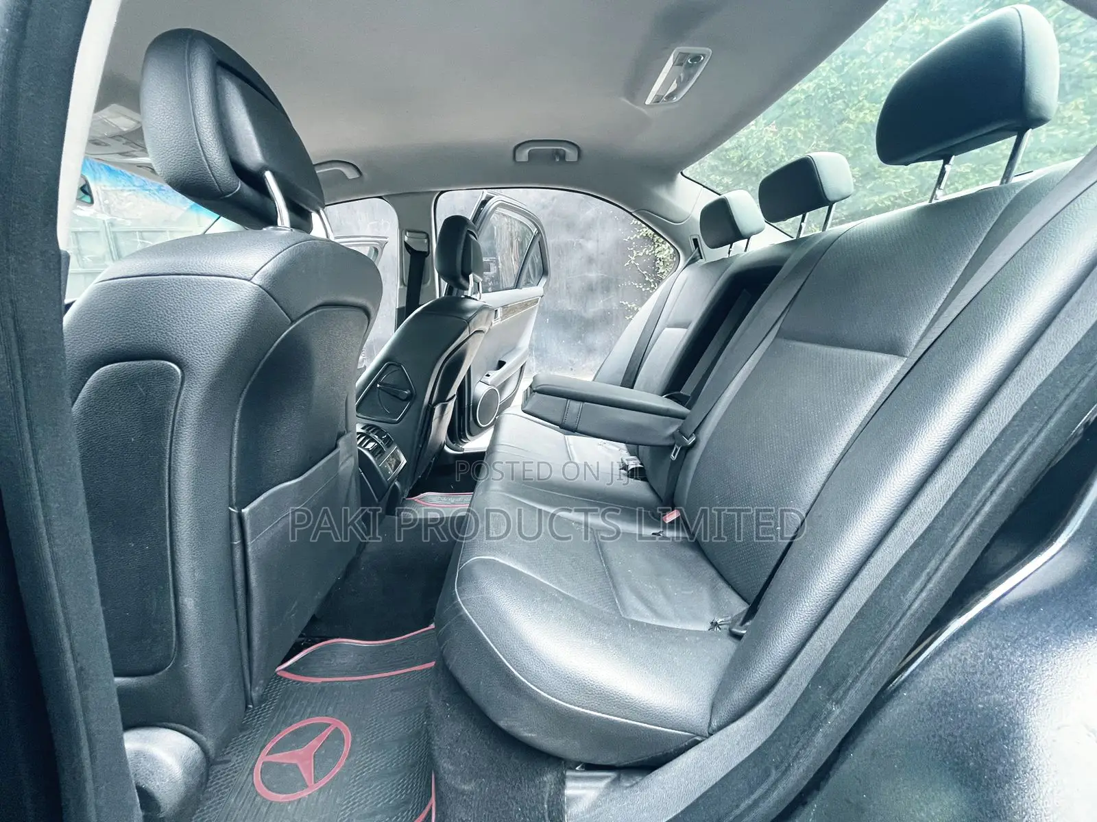 Mercedes-Benz C200 2010 Black